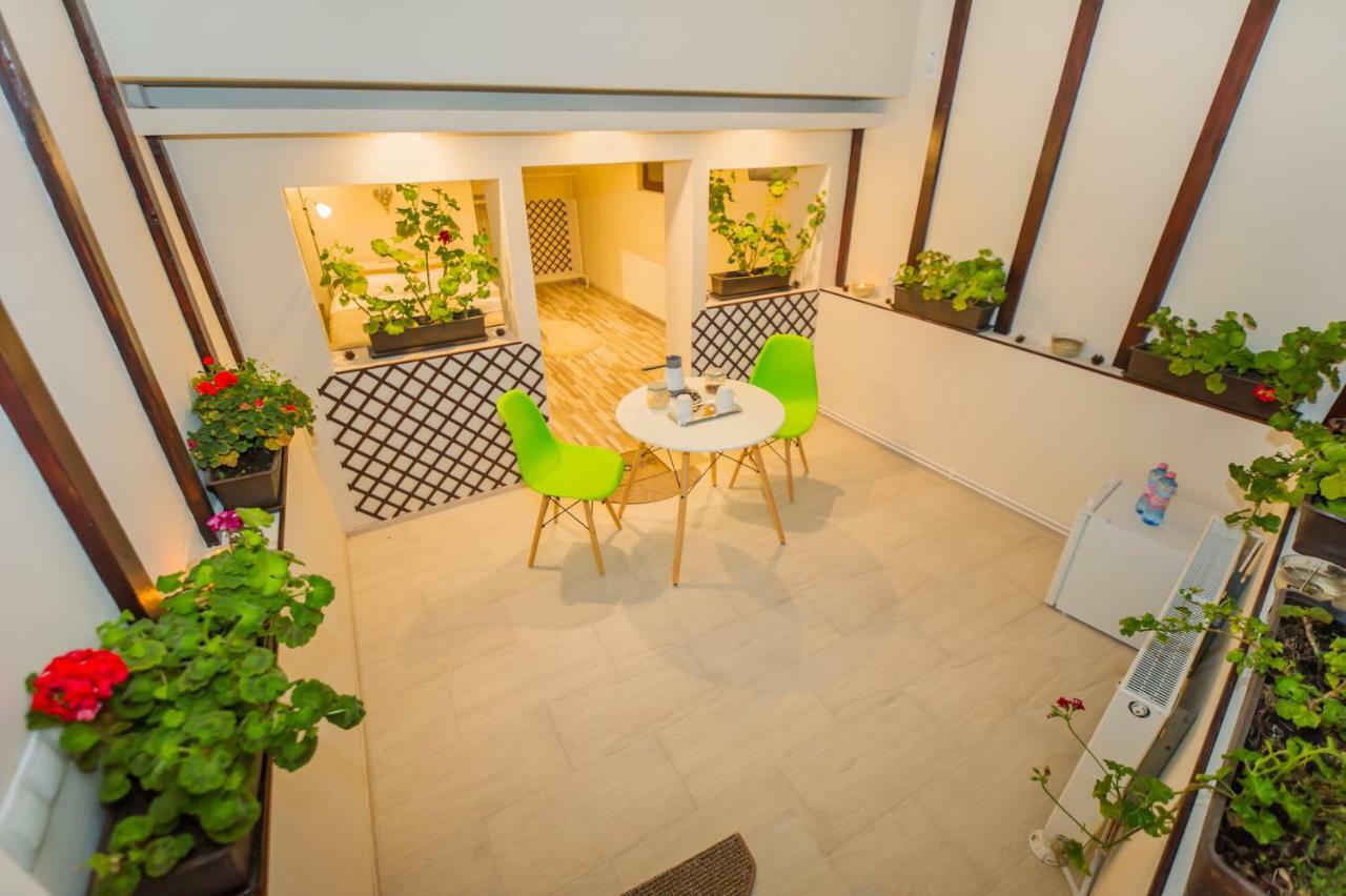 Geppetto'S Studio Braşov Extérieur photo